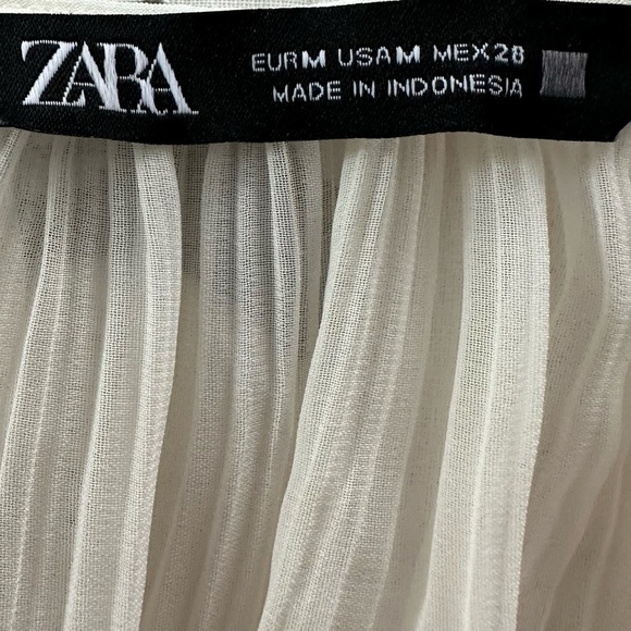 Zara Pleated Balloon Sleeve Blouse - Picture 4 of 9